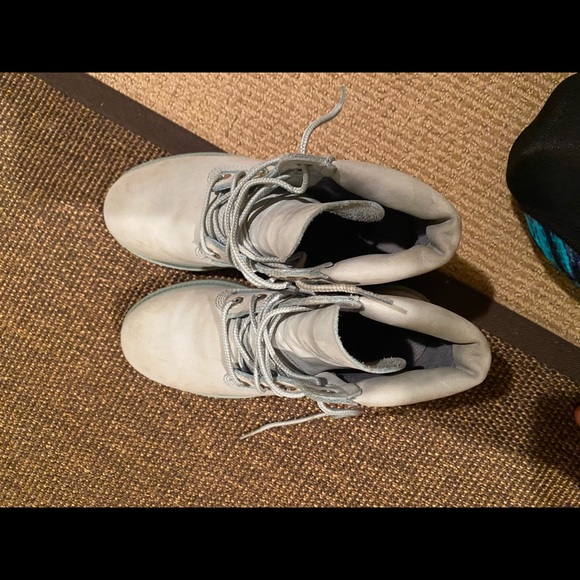 Timberland shoes for boys or girls, size 4. Color is light blue. Good condition - Picture 7 of 11